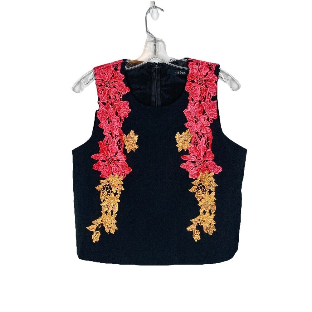 Ark & Co Blouse Women Size Medium Sleeveless V Neck Lace Embroidery Accents